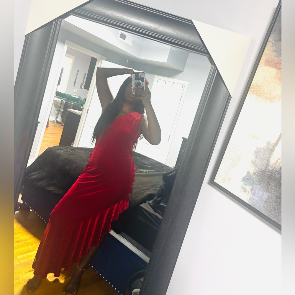 SHEIN Red Asymmetrical Velvet Dress